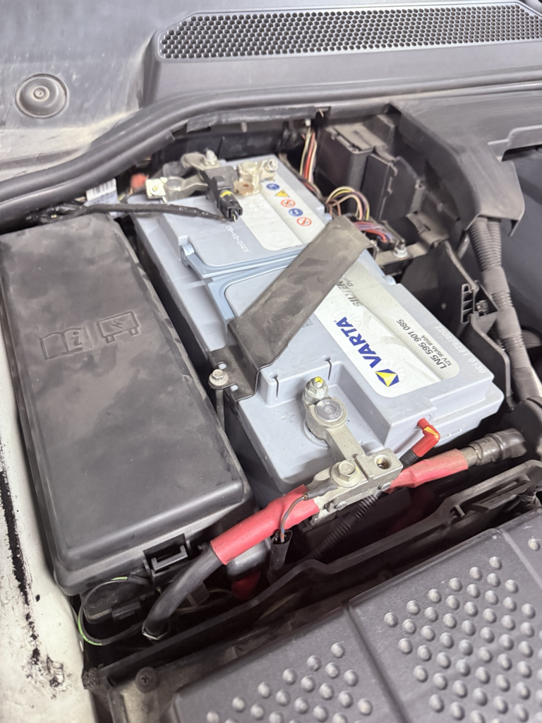 VARTA AGM 95Ah 850A 배터리 전체 모습