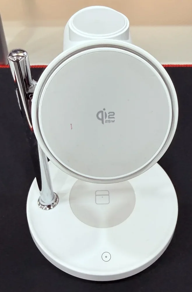 Qi2 25W 무선충전기 실제 사용 모습